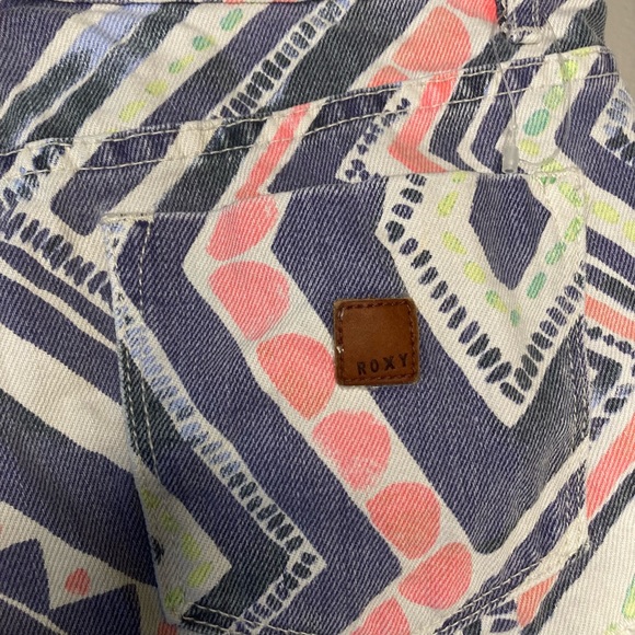 Roxy Boho Sexy Shorts 27 Button Fly Denim Multicolor. - Picture 3 of 5